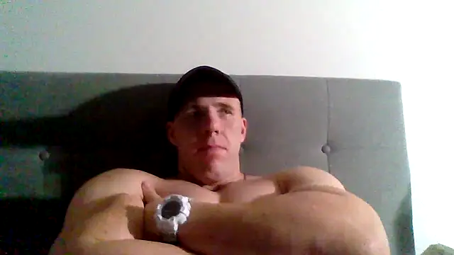Snapshot of parkerxmuscle chatting on 2, 1, 2025 parkerxmuscle online show from 2, 1, 2025