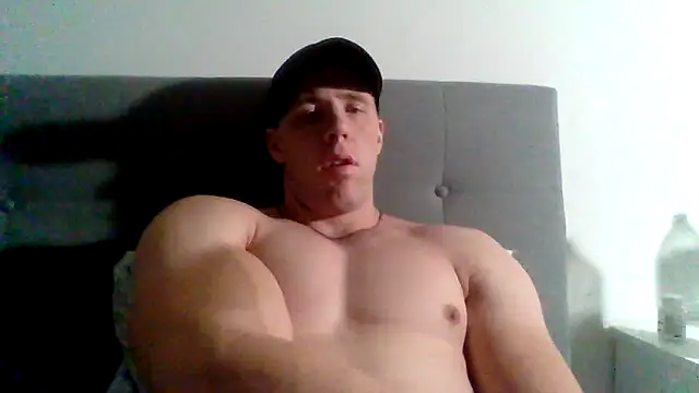 Snapshot of parkerxmuscle chatting on 8, 1, 2025 parkerxmuscle online show from 8, 1, 2025