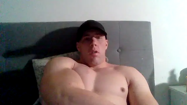 Snapshot of parkerxmuscle chatting on 1, 2, 2025 parkerxmuscle online show from 1, 2, 2025