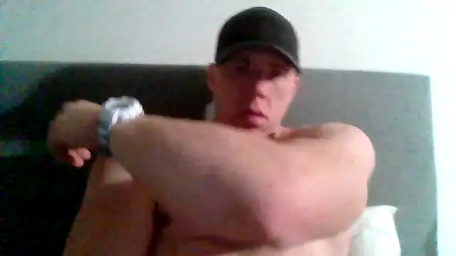 Snapshot of parkerxmuscle chatting on 2, 2, 2025 parkerxmuscle online show from 2, 2, 2025