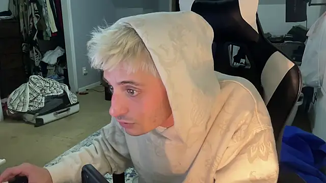 Snapshot of Dylansd chatting on 31, 12, 2024 Dylansd online show from 31, 12, 2024