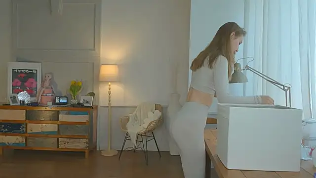 Snapshot of solar_bella chatting on 2, 2, 2025 solar bella online show from 2, 2, 2025