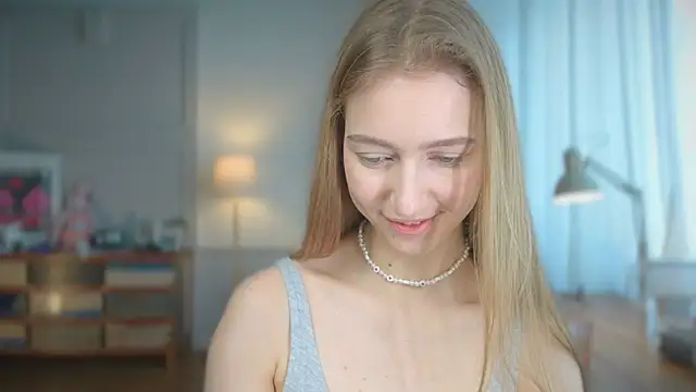 Snapshot of solar_bella chatting on 15, 3, 2025 solar bella online show from 15, 3, 2025