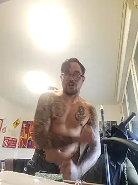 Snapshot of mileflav0r chatting on 3, 12, 2025 mileflav0r online show from 3, 12, 2025