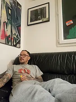 mileflav0r online show from 5, 12, 2025