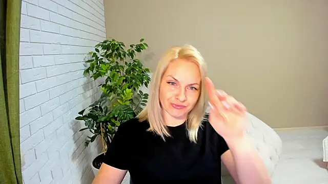 Alicee Gracee online show from 8, 2, 2025