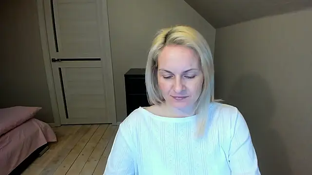 Alicee Gracee online show from 6, 3, 2025