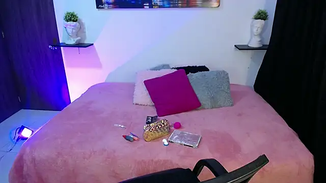 Snapshot of cristal-evanns chatting on 5, 12, 2024 cristal-evanns online show from 5, 12, 2024