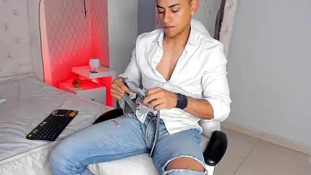 Lucii fer  online show from 6, 2, 2026