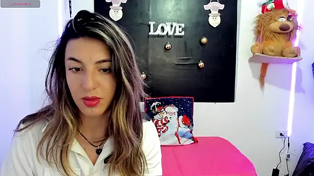 Snapshot of queen-natty chatting on 3, 12, 2024 queen-natty online show from 3, 12, 2024