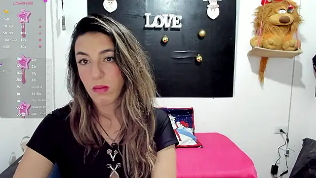 Snapshot of queen-natty chatting on 4, 12, 2024 queen-natty online show from 4, 12, 2024