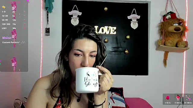 Snapshot of queen-natty chatting on 5, 12, 2024 queen-natty online show from 5, 12, 2024