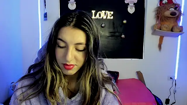 Snapshot of queen-natty chatting on 7, 12, 2024 queen-natty online show from 7, 12, 2024