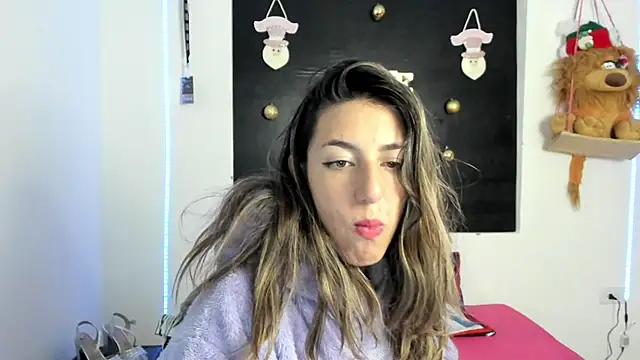 Snapshot of queen-natty chatting on 12, 12, 2024 queen-natty online show from 12, 12, 2024