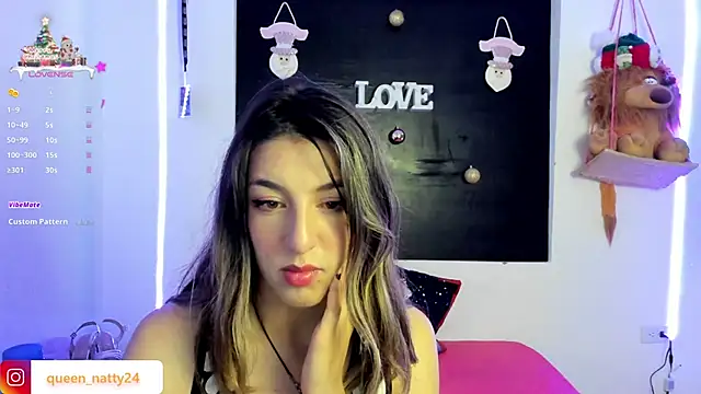 Snapshot of queen-natty chatting on 23, 12, 2024 queen-natty online show from 23, 12, 2024