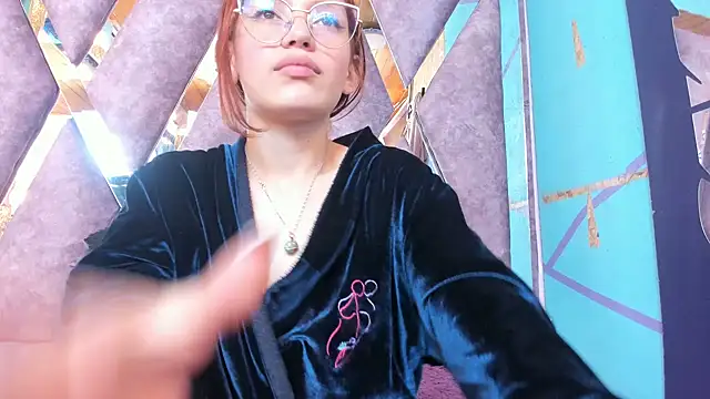 Snapshot of LARICSABLUE chatting on 11, 1, 2025 LARICSABLUE online show from 11, 1, 2025