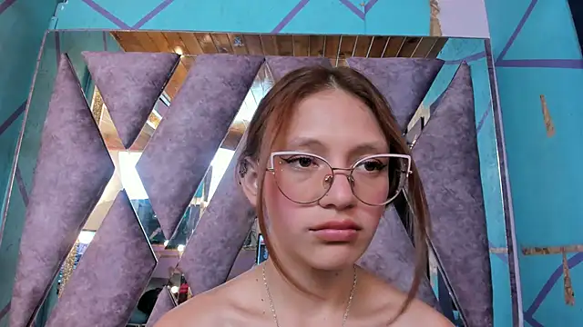 Snapshot of LARICSABLUE chatting on 28, 1, 2025 LARICSABLUE online show from 28, 1, 2025