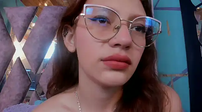 Snapshot of LARICSABLUE chatting on 18, 2, 2025 LARICSABLUE online show from 18, 2, 2025