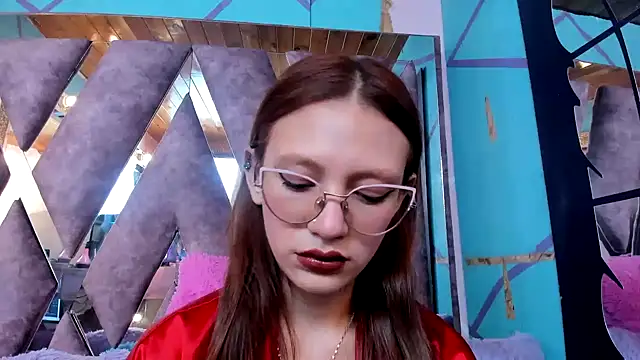 Snapshot of LARICSABLUE chatting on 8, 3, 2025 LARICSABLUE online show from 8, 3, 2025