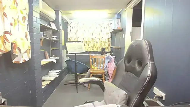 tilobinder online show from 5, 12, 2025