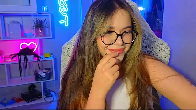 Snapshot of CutiePie3 chatting on 15, 9, 2025 CutiePie3 online show from 15, 9, 2025