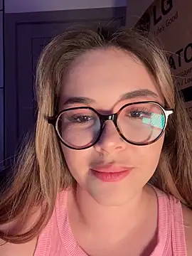 Snapshot of CutiePie3 chatting on 22, 9, 2025 CutiePie3 online show from 22, 9, 2025