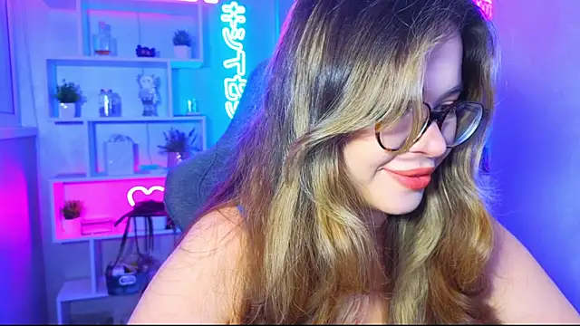 Snapshot of CutiePie3 chatting on 5, 10, 2025 CutiePie3 online show from 5, 10, 2025