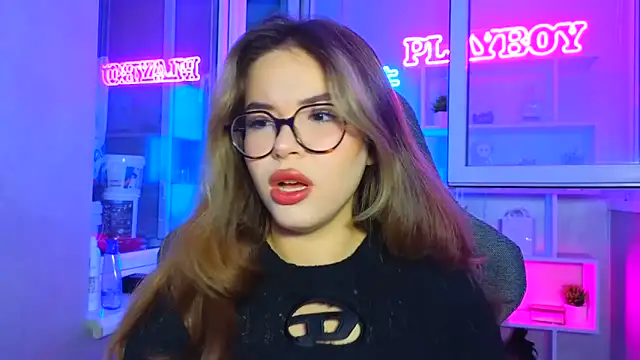 Snapshot of CutiePie3 chatting on 6, 10, 2025 CutiePie3 online show from 6, 10, 2025