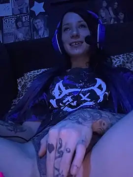 MissMidnightUK online show from 7, 1, 2026