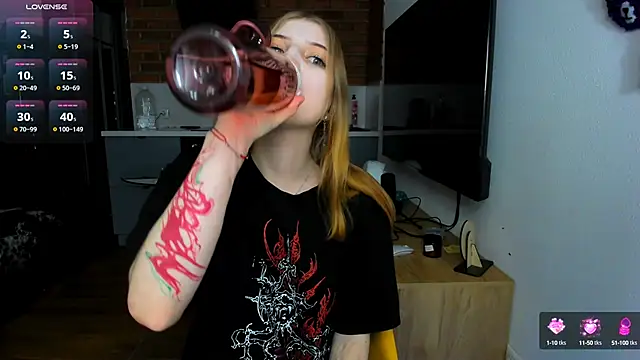 princessaalicc online show from 28, 2, 2025