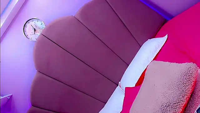 Snapshot of SexyValeriaa chatting on 17, 3, 2025 SexyValeriaa online show from 17, 3, 2025