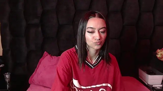 Snapshot of Miaa_Thopmson chatting on 18, 9, 2025 Miaa Thopmson online show from 18, 9, 2025