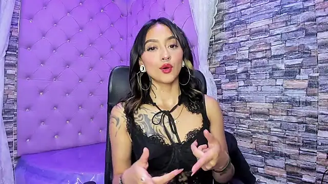 Snapshot of Miaa_Thopmson chatting on 21, 10, 2025 Miaa Thopmson online show from 21, 10, 2025