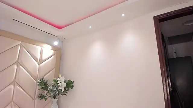 LunaWarner online show from 1, 4, 2026