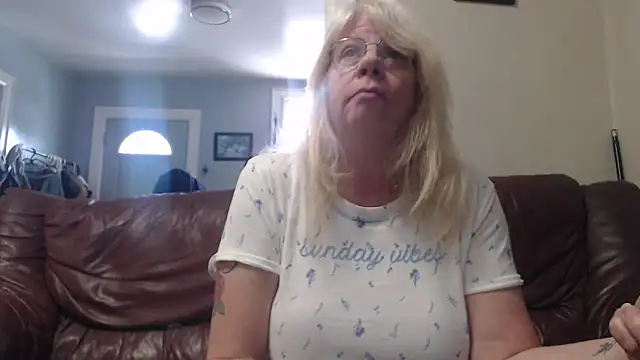 canadiancougar1965 online show from 2, 3, 2025