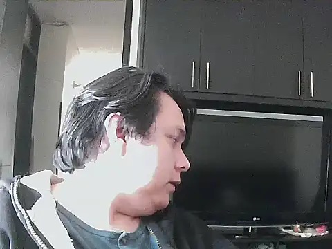 Snapshot of aixs93 chatting on 9, 10, 2025 aixs93 online show from 9, 10, 2025