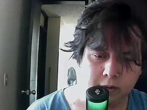 Snapshot of aixs93 chatting on 27, 10, 2025 aixs93 online show from 27, 10, 2025