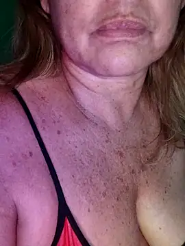 Snapshot of Kasandra_Ho chatting on 2, 12, 2025 Kasandra Ho online show from 2, 12, 2025