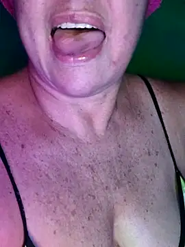 Snapshot of Kasandra_Ho chatting on 4, 12, 2025 Kasandra Ho online show from 4, 12, 2025