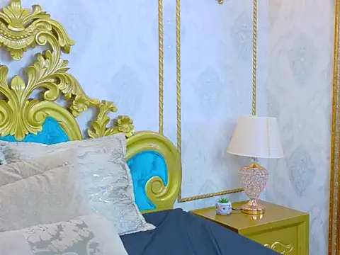 LucyLeah online show from 17, 9, 2025