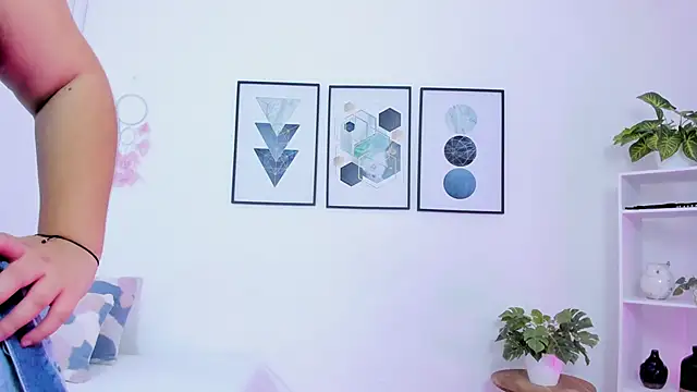 Abriil7 online show from 4, 2, 2025