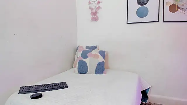 Abriil7 online show from 13, 10, 2025