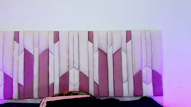 mia stanfort online show from 19, 10, 2025