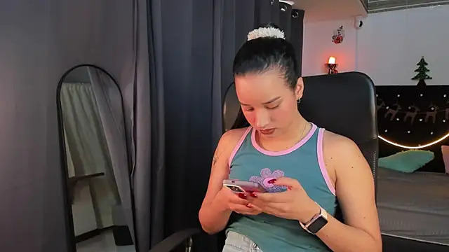 emilyrouxe online show from 28, 12, 2024