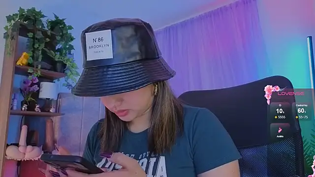 emilyrouxe online show from 28, 11, 2025