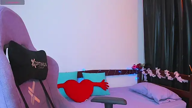  Moon Johnson online show from 25, 2, 2026