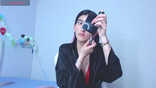 Snapshot of Thalia-megg chatting on 18, 12, 2024 Thalia-megg online show from 18, 12, 2024