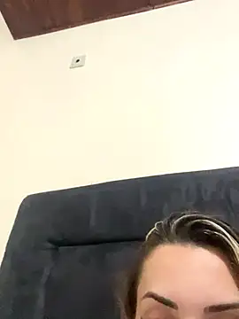 Snapshot of hotskinny1 chatting on 2, 12, 2024 hotskinny1 online show from 2, 12, 2024