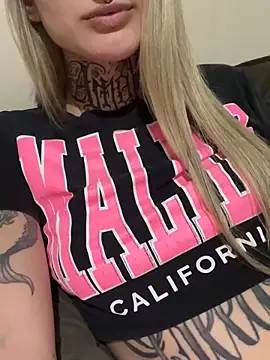 Snapshot of hotskinny1 chatting on 10, 12, 2024 hotskinny1 online show from 10, 12, 2024