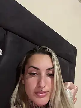 Snapshot of hotskinny1 chatting on 14, 2, 2025 hotskinny1 online show from 14, 2, 2025